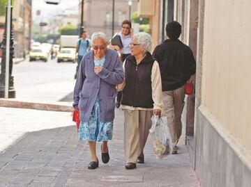 Mayoría de mexicanos piensa que vivirá de los programas sociales en su vejez, revela estudio