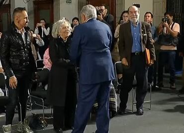 Reconocen en la mañanera de AMLO a Elena Poniatowska por su trabajo en el Consejo de Memoria Histórica