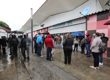 Administrativos querían sacar a locatarios: fiscalía