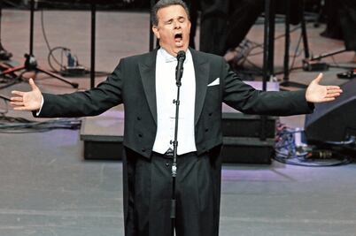 Fernando de la Mora, a dúo con Juan Gabriel