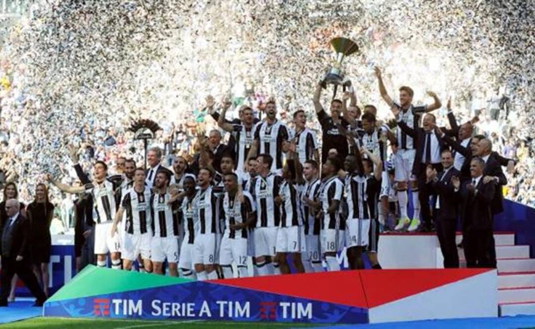 Reuters. El equipo celebrando el campeonato de la Serie A  