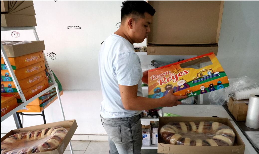 Elaboración de Rosca de Reyes. Foto: Luis Camacho/EL UNIVERSAL