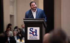 Morena y Burgueño encabezan las preferencias a gubernatura