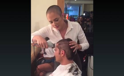 Betty Monroe también rapa a Julián Gil