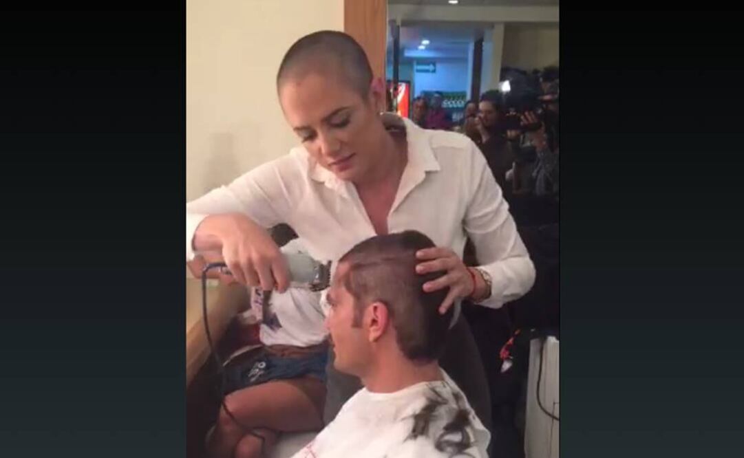 Betty Monroe también rapa a Julián Gil