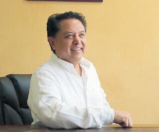 Superdelegado obliga a adultos mayores a darle las gracias por apoyos sociales