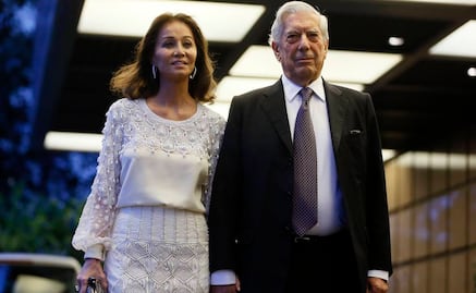 Mario Vargas Llosa pide matrimonio a Isabel Preysler