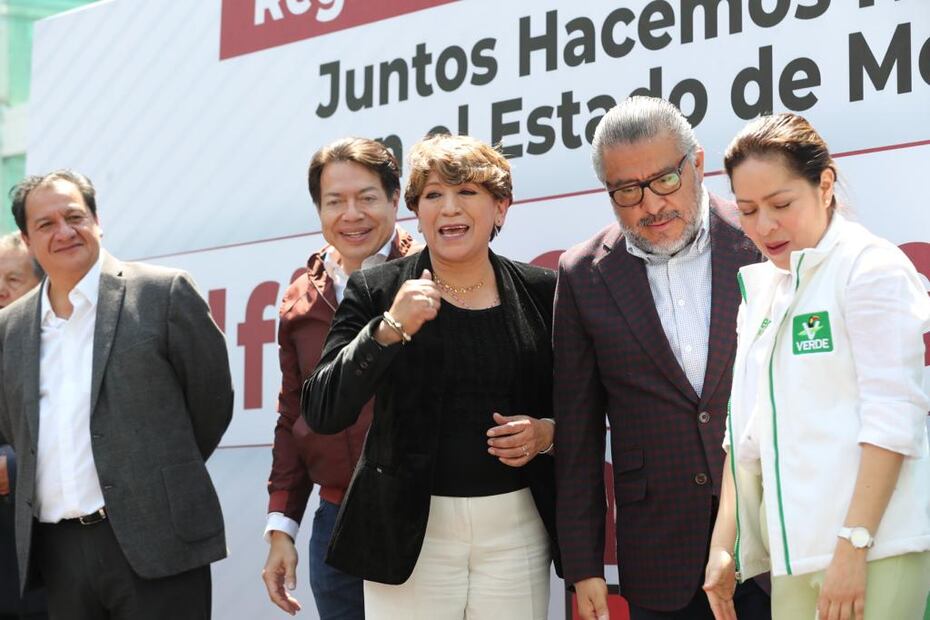 Delfina Gómez Álvarez entregó su solicitud de registro como candidata de la alianza Juntos Hacemos Historia. FOTO: Jorge Alvarado/ EL UNIVERSAL/