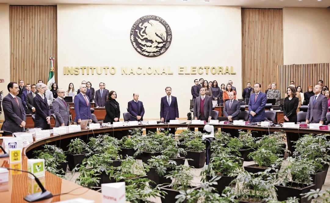 Consulted separately,  advisers who filed for ‘amparo’ appeals claimed that they did not mean to defend their income, but the INE’s faculties as an autonomous body - Photo: Agustín Salinas/EL UNIVERSAL