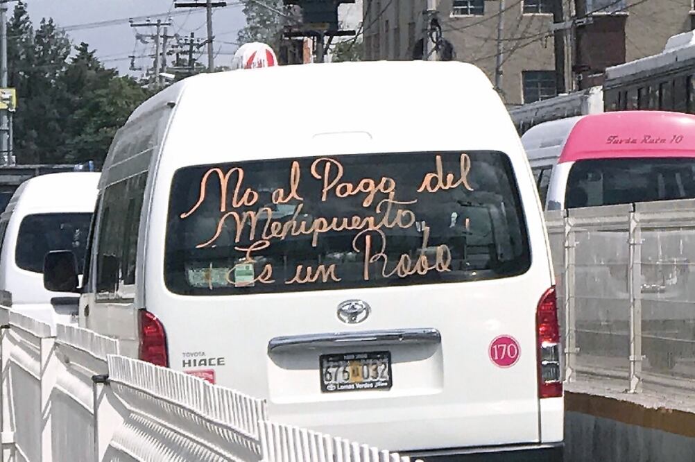 Bloqueo. Choferes bloquearon Periférico Norte, San Joaquín, Transmisiones e Ingenieros Militares. (REBECA JIMÉNEZ. EL UNIVERSAL)