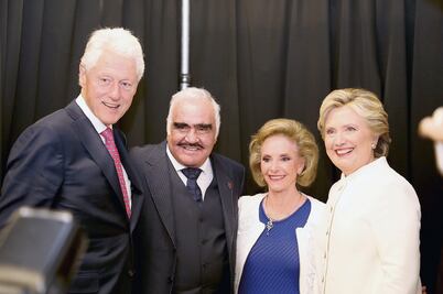 Ante "Chente", Hillary  promete reforma 