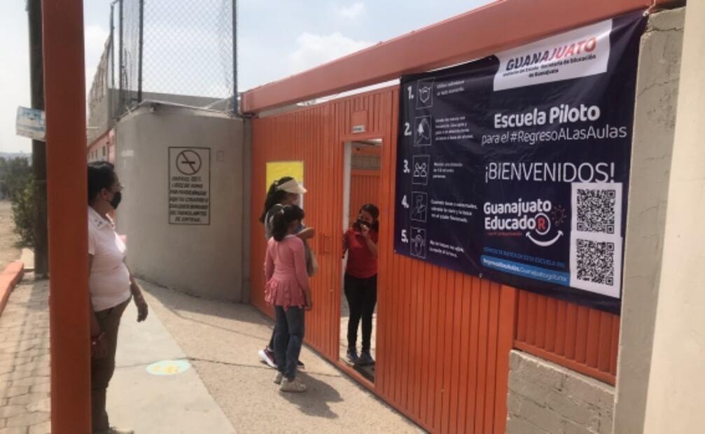 Regresan a clases alumnos de educación básica de Guanajuato