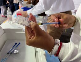 Inicia jornada masiva de vacunación en Ciudad Universitaria ante temporada invernal