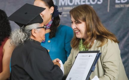 Gobernadora de Morelos anuncia becas para mayores de 15 años que estudien primaria y secundaria; educación es motor de justicia social, dice