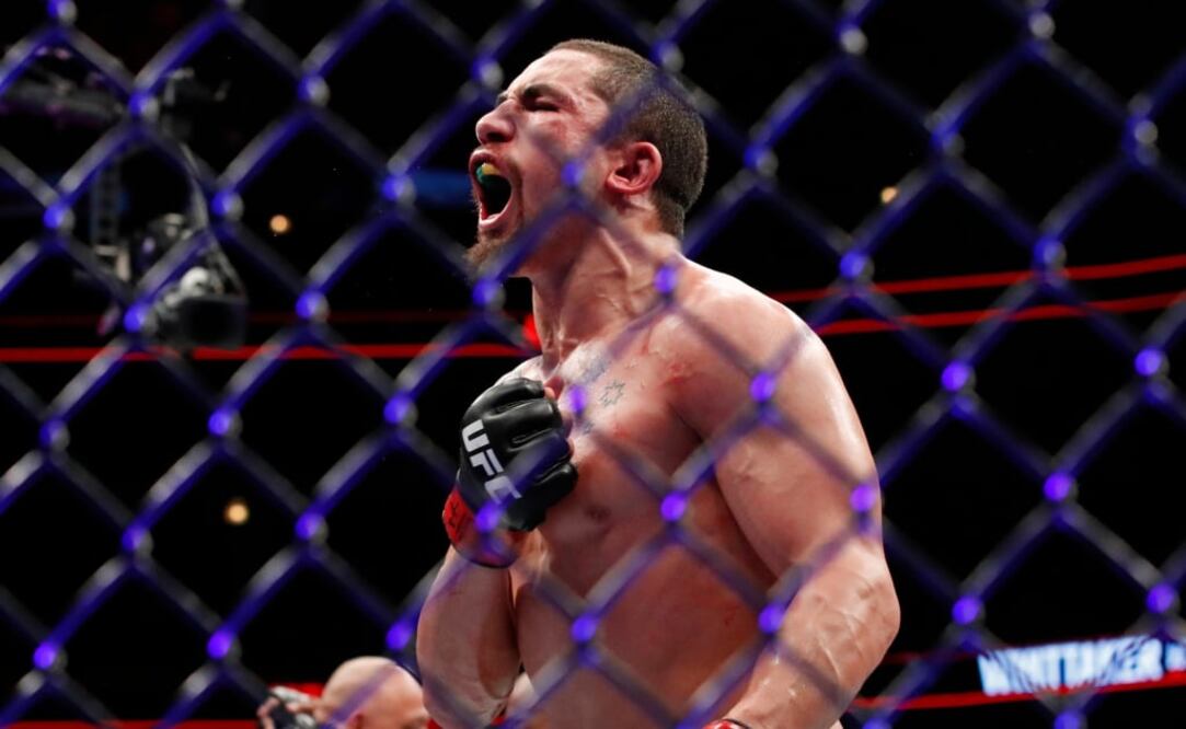 Whittaker iba a exponer su título ante Gastelum, en UFC 234. Foto: AP