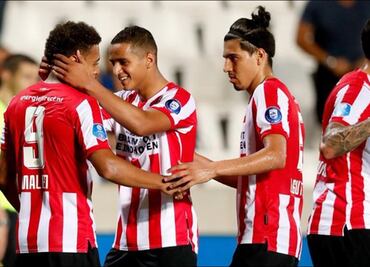 Erick Gutiérrez y el PSV sufren goleada ante el AZ Alkmaar
