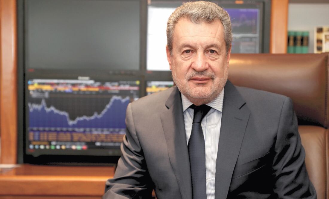 Presidente saliente de la Asociación de Bancos de México (ABM), Marcos Martínez. Foto: LUIS CORTÉS. EL UNIVERSAL