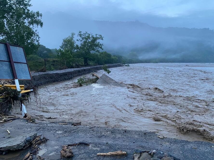 Zonas serranas e indígenas de Puebla con 80 mil damnificados.
Foto: especial