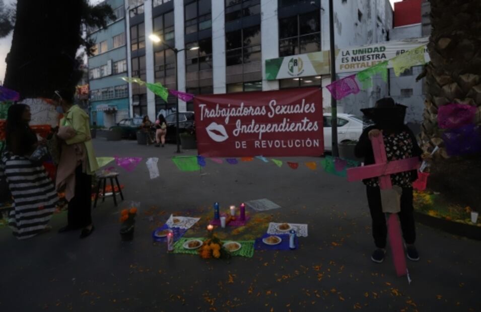 Trabajadoras sexuales levantan ofrenda y exigen sensibilizar a la Fiscalía capitalina