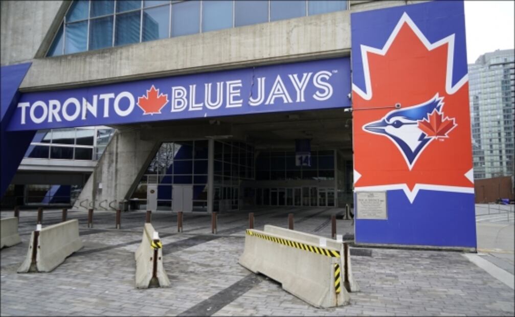 Toronto prohíbe eventos públicos; en riesgo equipos de MLB, NBA, MLS y NHL