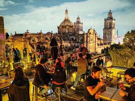 Mucho cielo y pocas nubes 