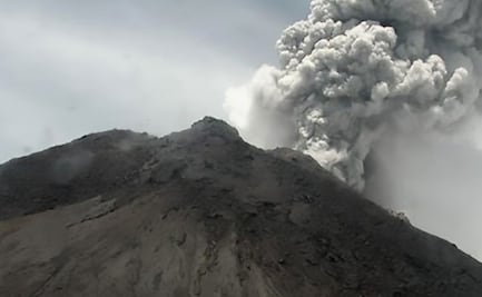 Volcán Merapi entra en erupción en Indonesia