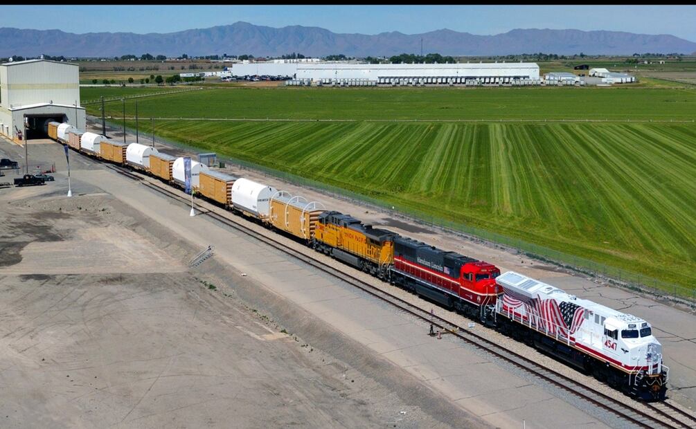 Fotografía cedida por Union Pacific de la locomotora n.º 4547, una unidad conmemorativa que rinde homenaje a Donald J. Trump.  Foto: EFE