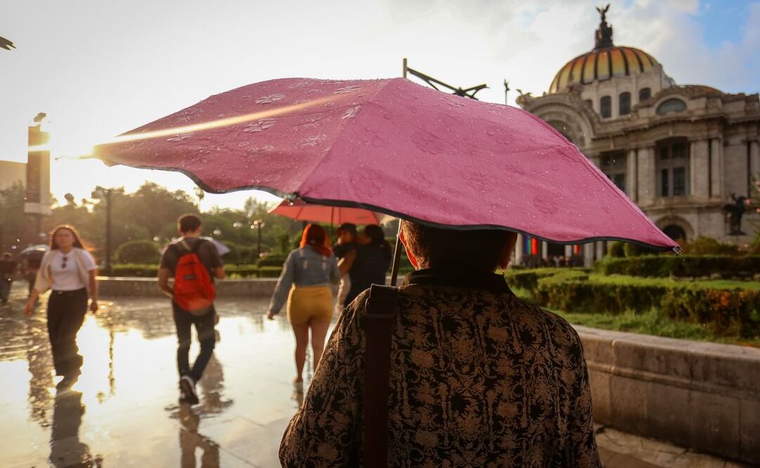 Calor y lluvia en Ciudad de México. Foto:  Luis Camacho / Agencia Latitudes Press