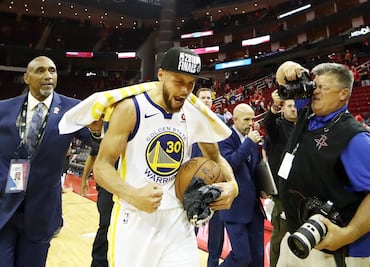 Warriors avanzan a la final por el título de la NBA