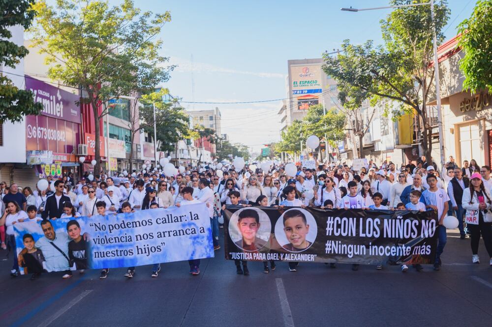 Una protesta por el asesinato de dos menores de edad llegó al Palacio de Gobernación. (24/01/2025) Foto: Alfredo Juárez, IG/X: @alfrekjv