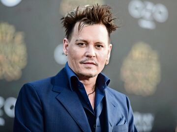 Johnny Depp demanda a ex mánageres; pide 25 mdd