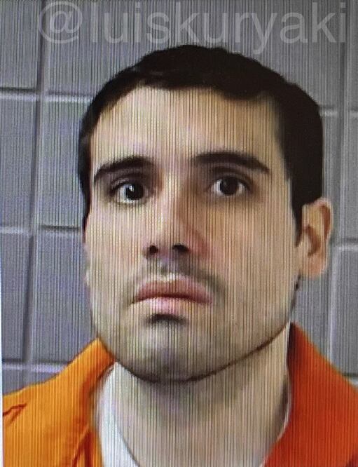 Ovidio Guzmán, en una foto inédita obtenida por el periodista Luis Chaparro, previo a su audiencia del lunes en Chicago, en la que se declaró no culpable de tráfico de drogas, entre otros delitos. FOTO: LUIS CHAPARRO