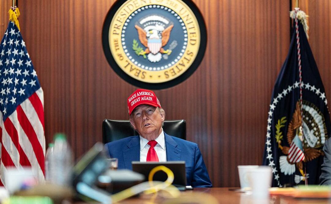 Donald Trump enviará cartas con sus tasas arancelarias deseadas a una decena de países por día y espera que "estén completamente cubiertos" antes del 9 julio, cuando expira la tregua de 90 días tras la que impondría sus mal llamados "aranceles recíprocos". Foto: AFP