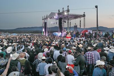 Los XV de Rubí, entre el baile y el caos