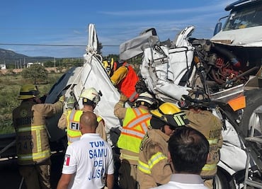 Tráiler sin frenos impacta camioneta en carretera El Arenal, Jalisco; hay 7 muertos