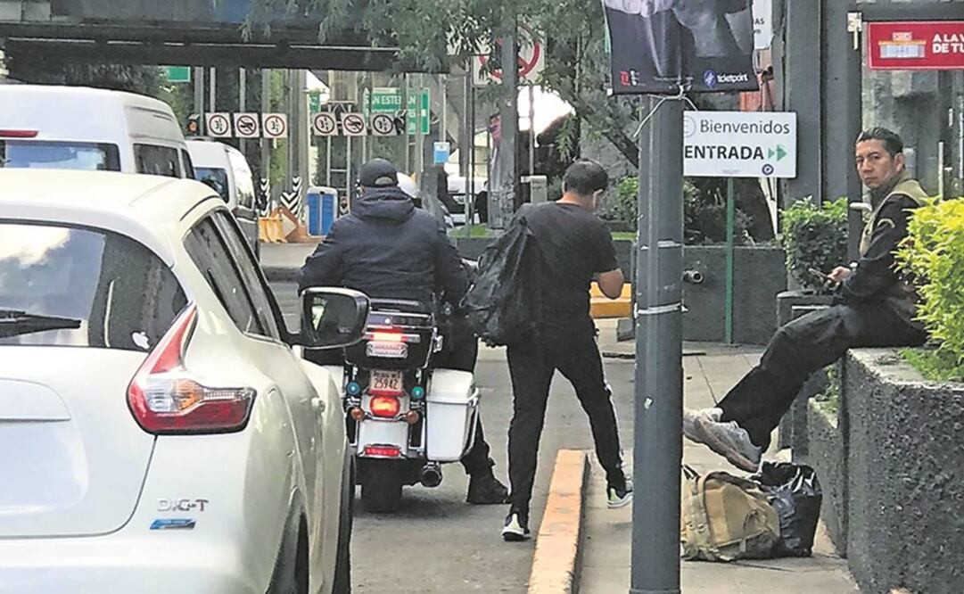 En Periférico Norte es común ver a elementos de tránsito y policías de Naucalpan detener a conductores. Foto: Rebeca Jiménez/EL UNIVERSAL