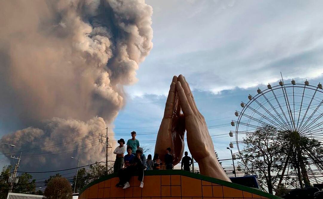 La ceniza expulsada ha llegado a todos los barrios de Manila, que se encuentra a más de 60 kilómetros del volcán (Fotos: AP)