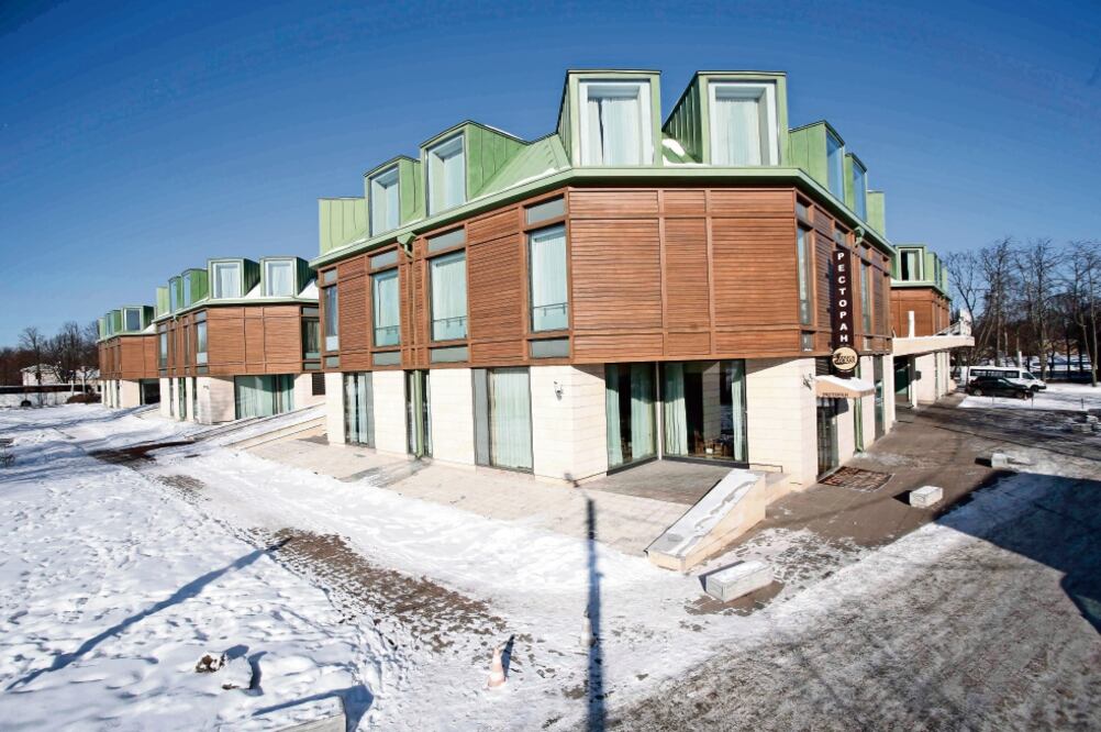 El conjunto surcoreano prefirió la tranquilidad y paz sobre la cercanía de sus lugares de práctica. (FOTOS: ANTON VAGANOV. REUTERS)