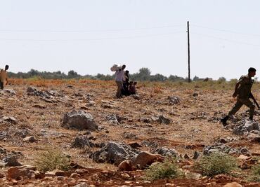 EI lapida en público a hombre por adulterio