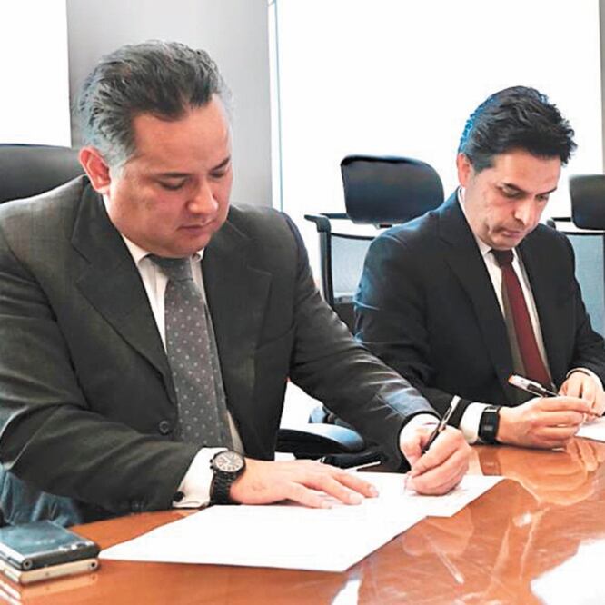 Santiago Nieto, de la UIF, y Zoé Robledo, por parte del IMSS, firmaron el convenio de colaboración anticorrupción. ESPECIAL