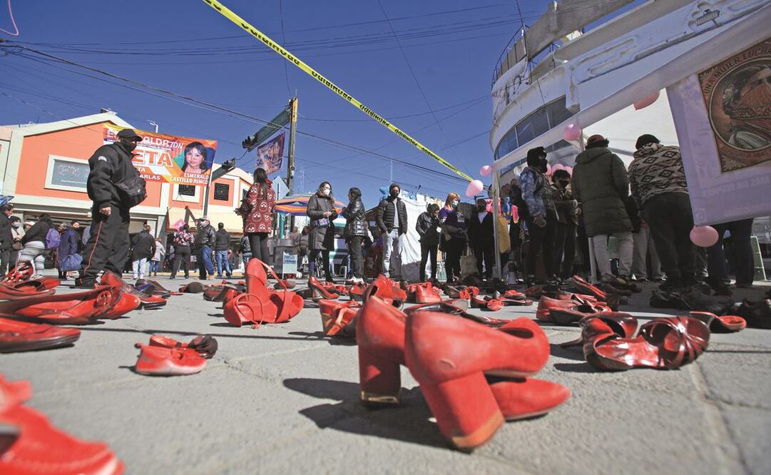 El “Esmeraldatón” se realizó en el cruce de Vicente Guerrero y Rafael Velarde, donde la joven fue vista por última vez en mayo de 2009. Fotos: Christian Torres/ EL UNIVERSAL.