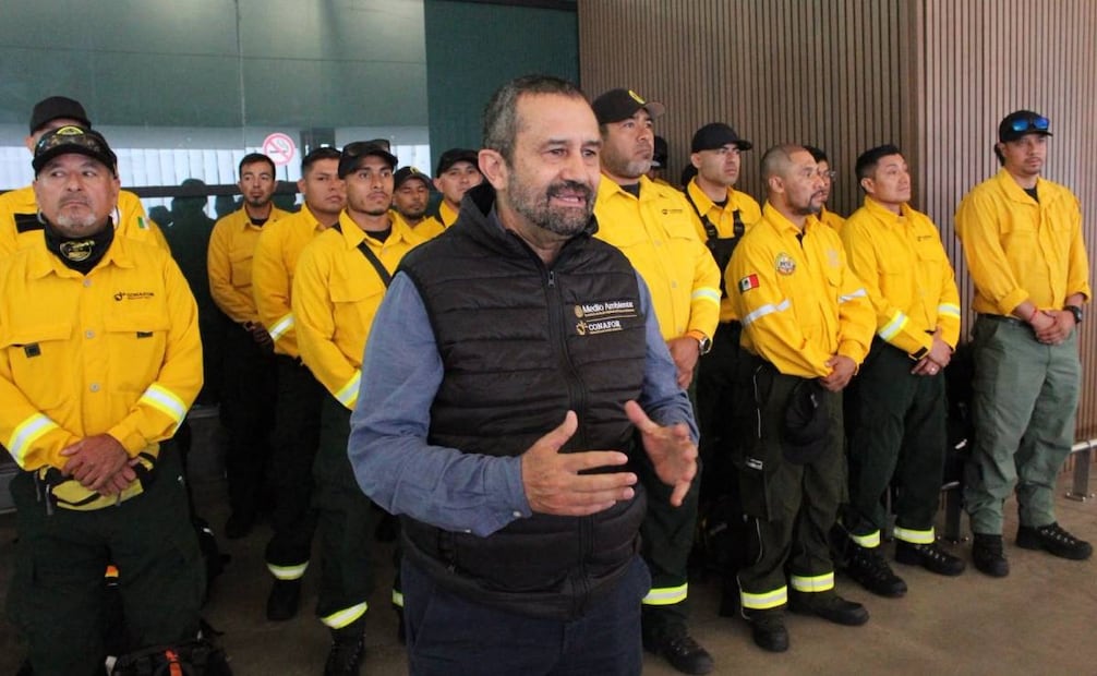 Bomberos enviados por el gobierno de México a Canadá debido a los incendios forestales. Foto: Especial