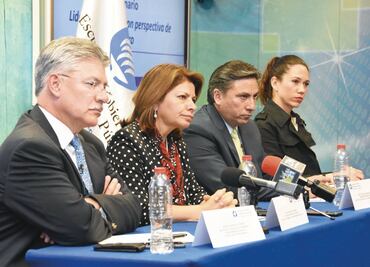 Chinchilla ve positivo que una mujer busque la Presidencia