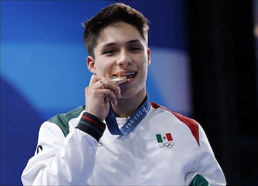 Políticos celebran medalla de bronce de Osmar Olvera en París 2024