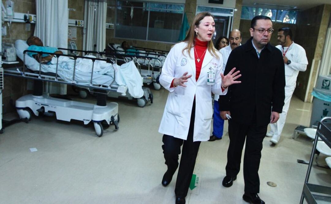 La directora del hospital Magdalena de las Salinas, Fryda Medina y el director general del IMSS, Germán Martínez. Foto: Especial 