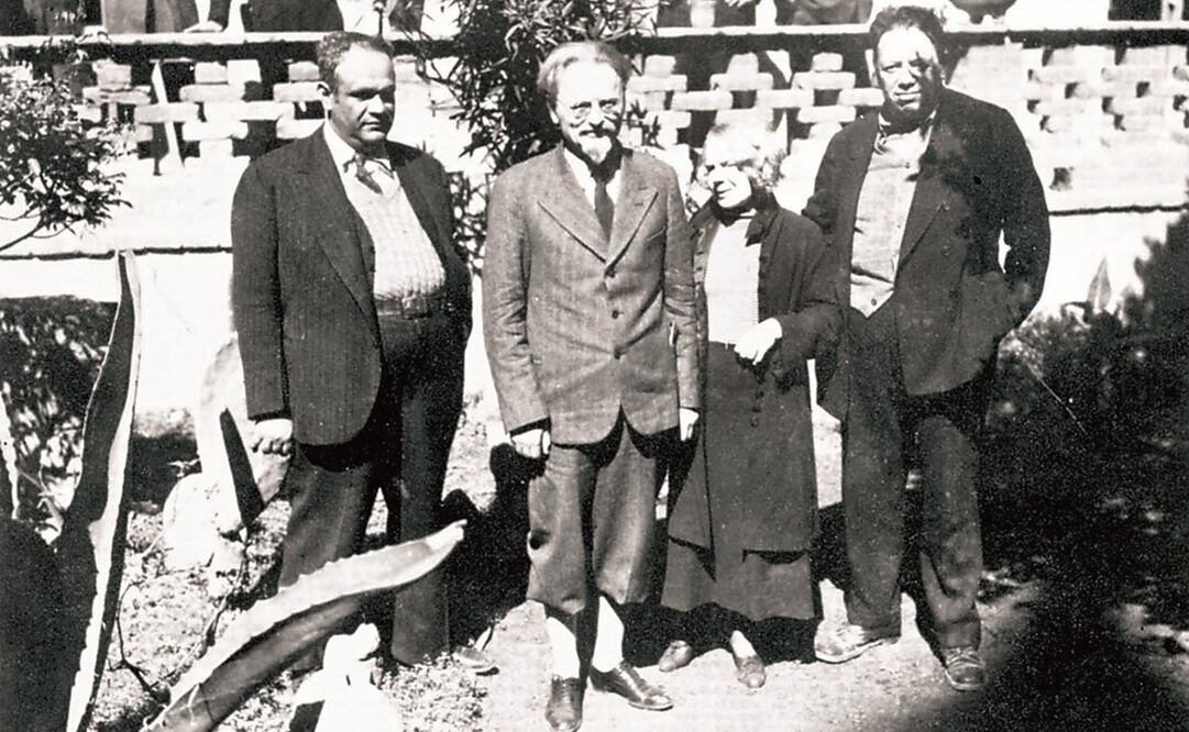 León Trotsky y Natalia Sedova, junto a Diego Rivera, fueron alojados en la casa azul. Foto: archivo El Universal