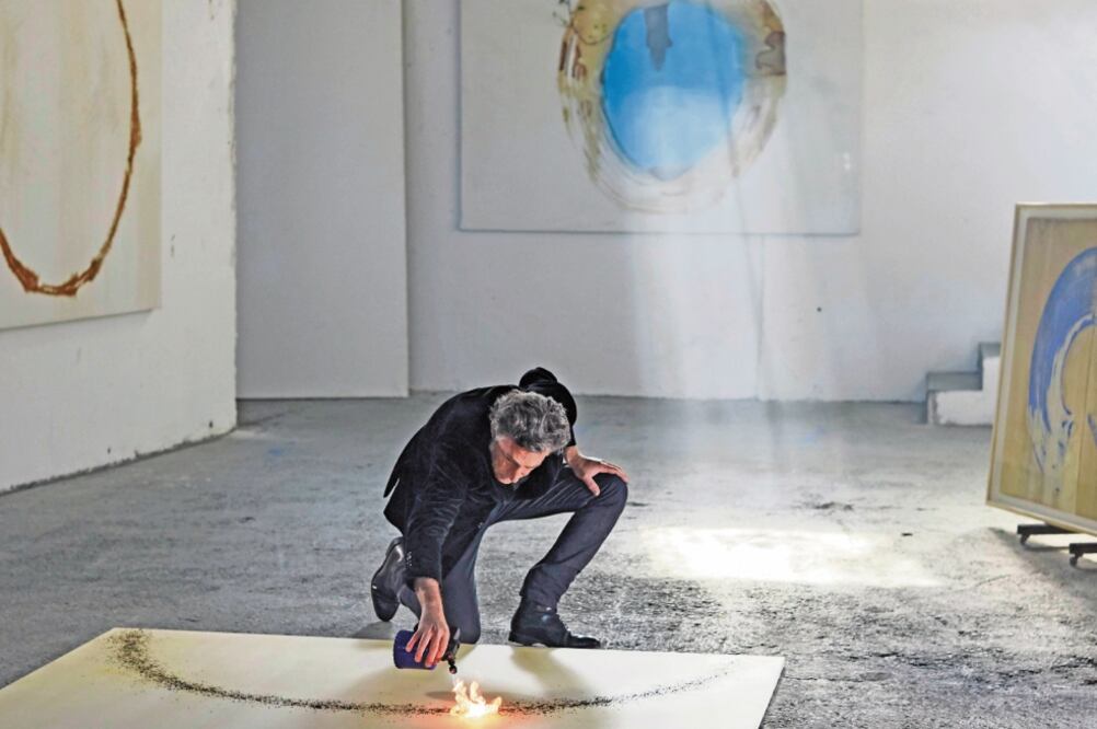 El artista define sus obras como “poemas visuales”. Foto: Pedro Vikingo