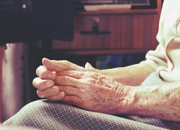 “Se magnificará el brote de coronavirus en asilos”, advierten