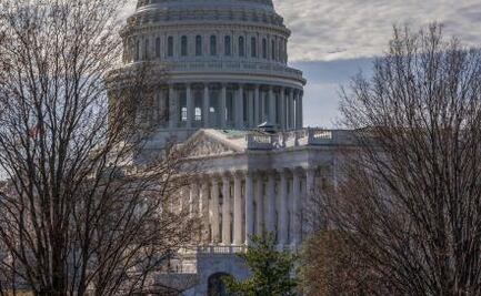 Senado de EU avala plan para poner fin al cierre de gobierno