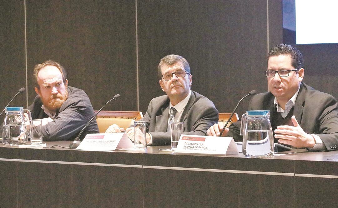 Jean-Marc Gabastou, asesor en emergencias de la OMS, explicó que las pruebas del coronavirus sólo se distribuirán en hospitales públicos. Foto: FERNANDA ROJAS. EL UNIVERSAL